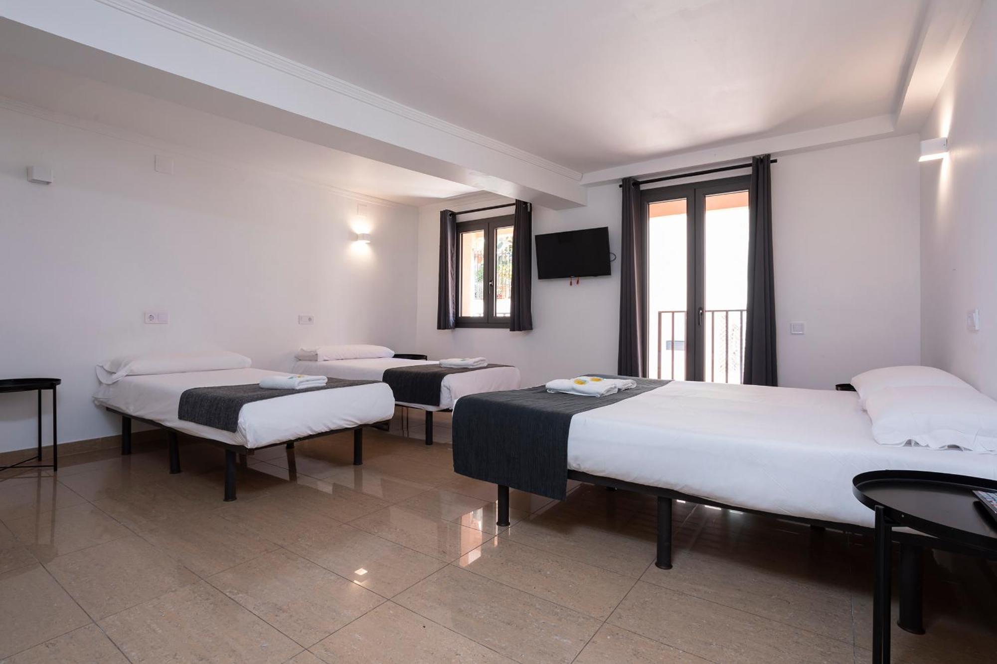 Hostal Bedmates Барселона Екстериор снимка