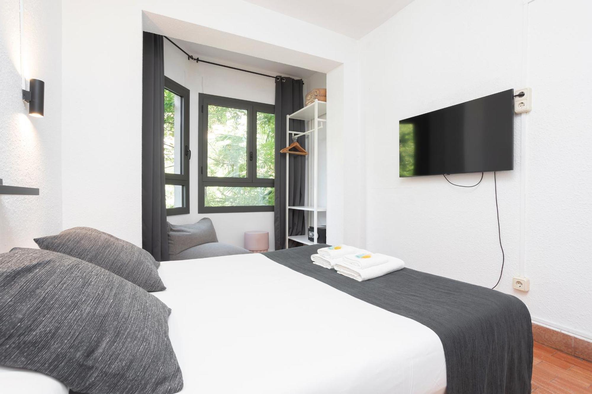 Hostal Bedmates Барселона Екстериор снимка
